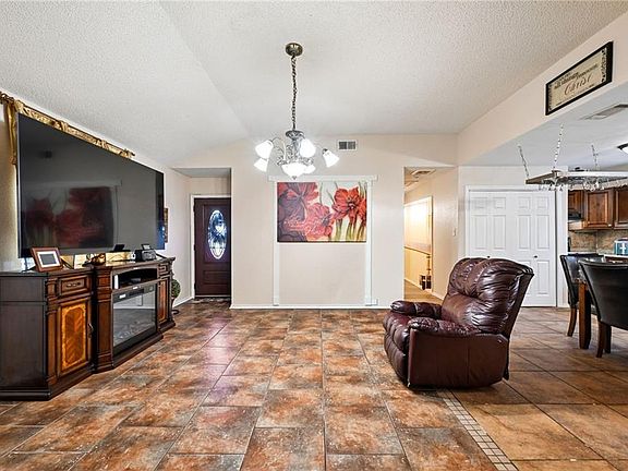 2nd image of 5937 S Oak Dr