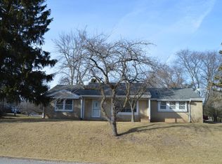 132 W Krause Pl, Bayside, WI 53217