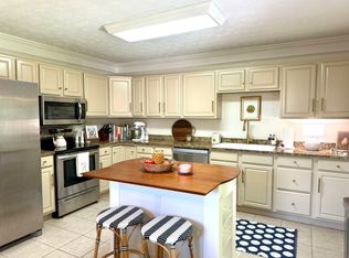 420 Seagraves Dr, Athens, GA 30605