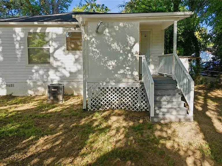 311 Henry Aaron Ave SW — Photo 24