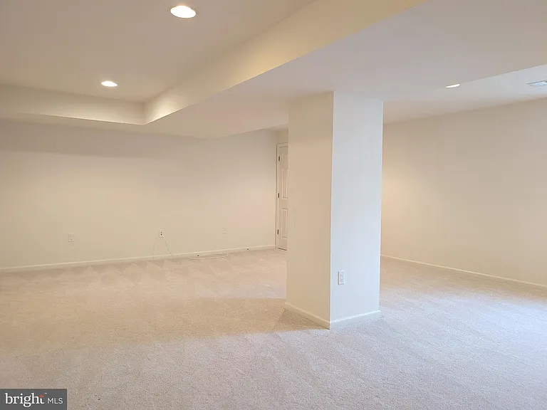 68 Autumn Ln — Photo 15