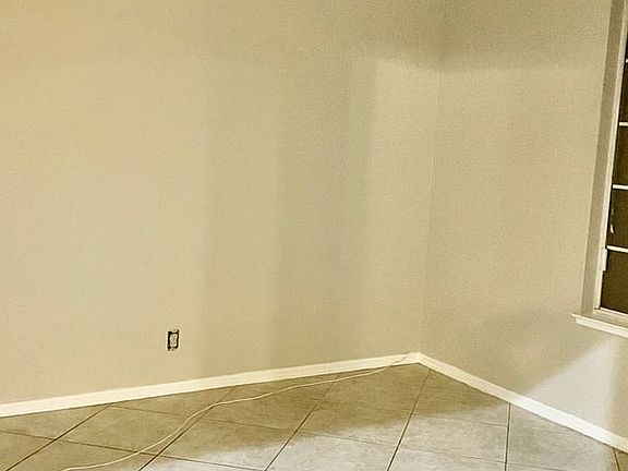 4th image of 4405 Crimson Leaf Dr