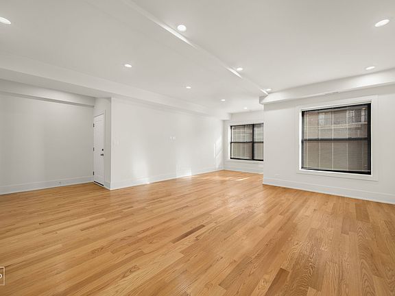 5th image of 652 W Gordon Ter #1W