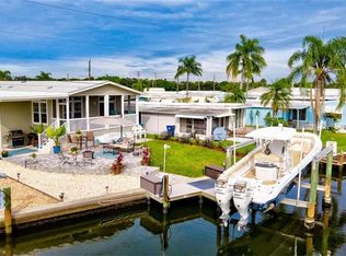 308 Bahama Dr, Palmetto, FL 34221