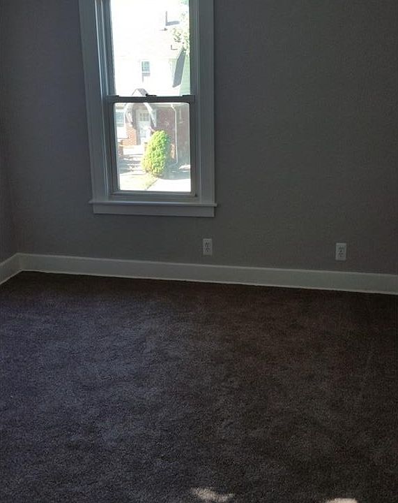 1st image of 825 Mill St