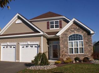 135 Timber Hill Dr, Monroe Township, NJ 08831