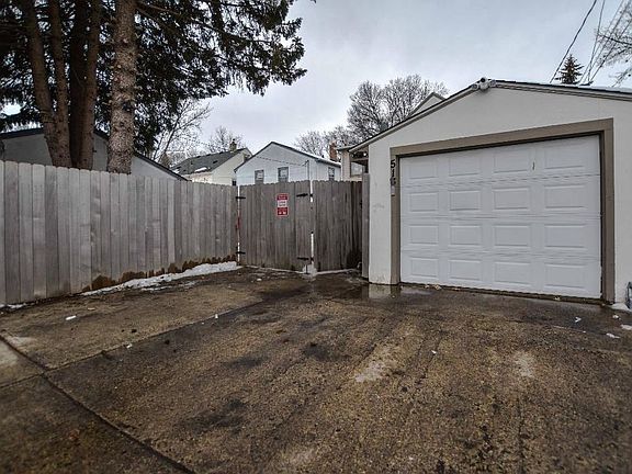 3rd image of 513 9th Ave N