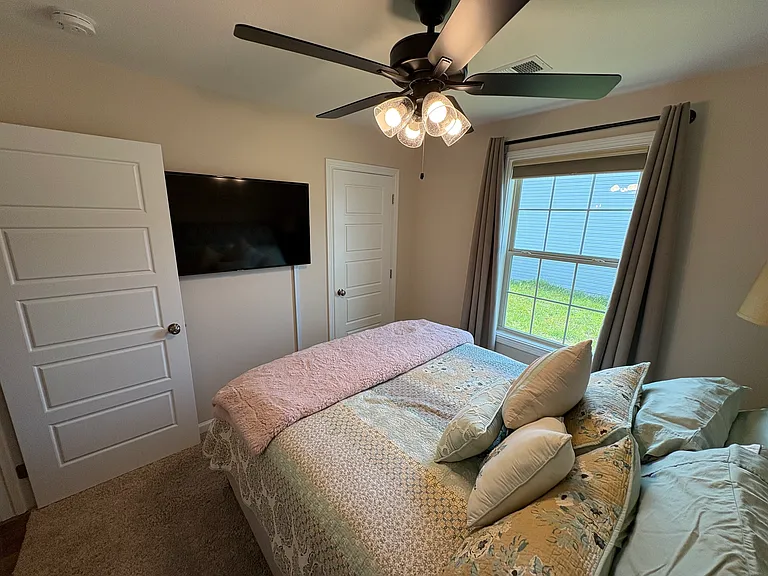 Fredrick Dr — Photo 16