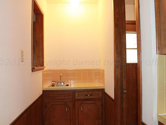 3rd image of 1800 Lea St