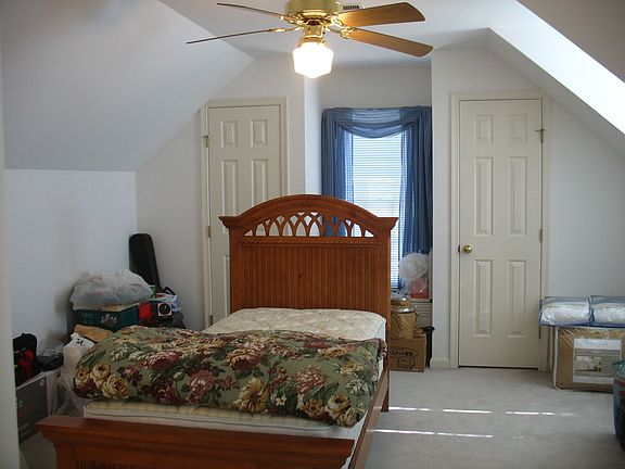 5th image of 122 Elm Lake Way
