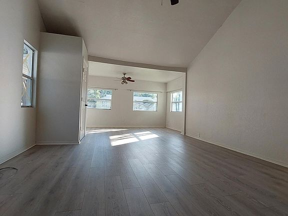 3rd image of 2111 E Grant Ave