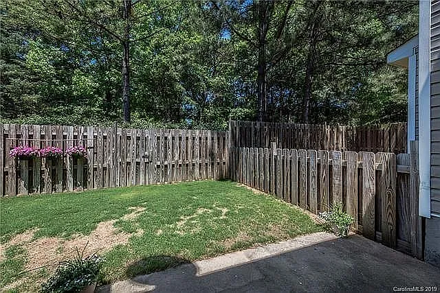 9438 Elizabeth Townes Ln — Photo 7