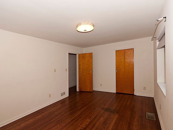 4th image of 6831 Sayler Ave