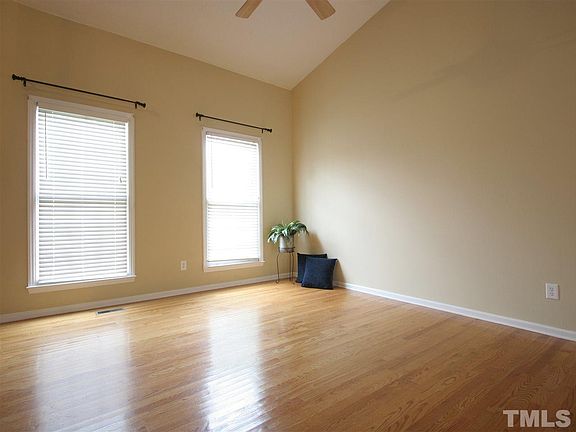 5th image of 100 Corbin Hill Cir