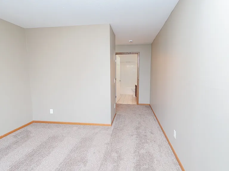 Kaposia Valley Apartments — Photo 43
