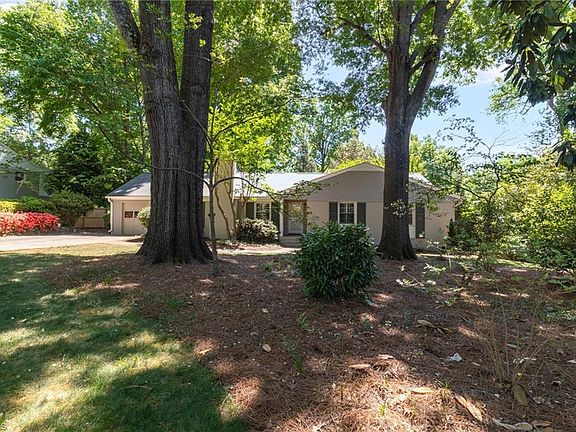 4th image of 504 Audubon Dr
