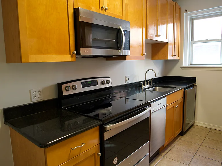907 S Hanley Rd #7 — Photo 13