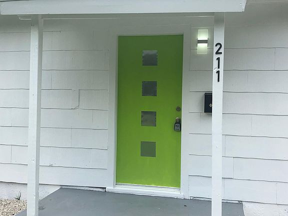 4th image of 211 W Homan St