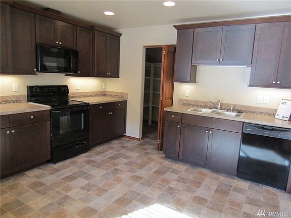 4th image of 1818 Skyline Dr APT 39