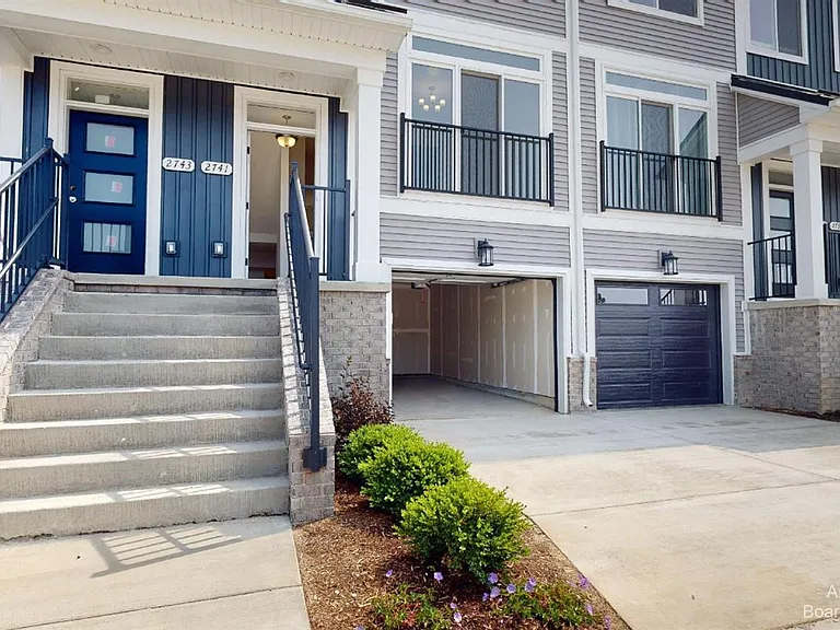 2741 Bristol Ridge Dr — Photo 32