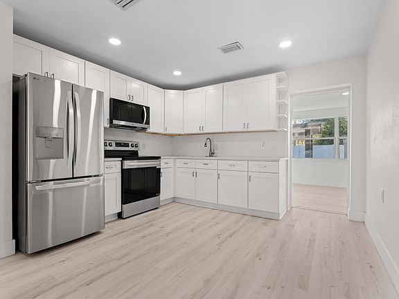 3rd image of 2127 Euclid Cir E