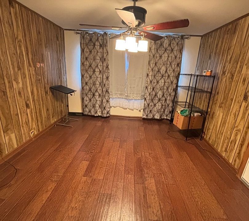 2nd image of 3652 W 81st Pl
