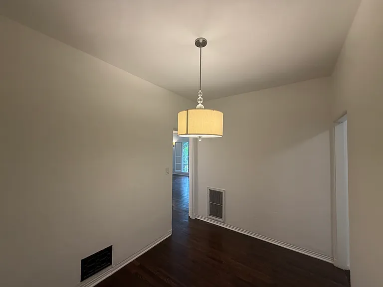 1049 S Orange Grove Ave #1 — Photo 9