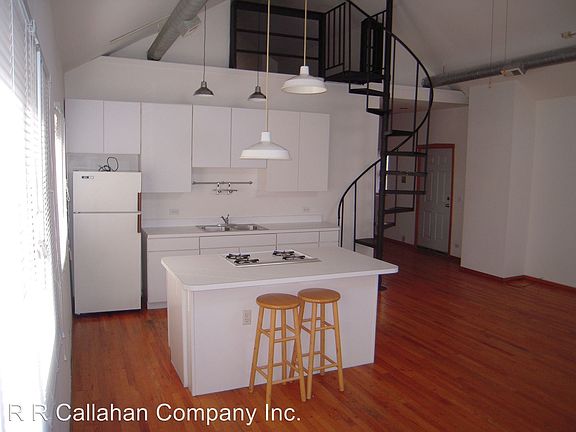 3rd image of 706 W 17th St Frnt 2