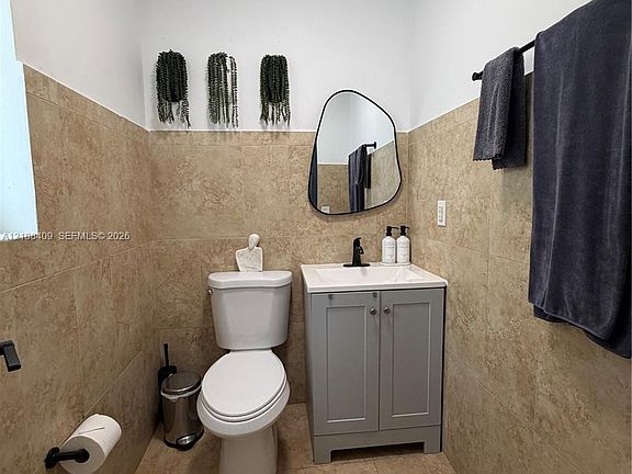 4th image of 747 E 19th St #2
