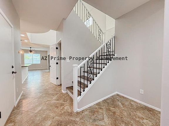 4th image of 4233 E Velasco St