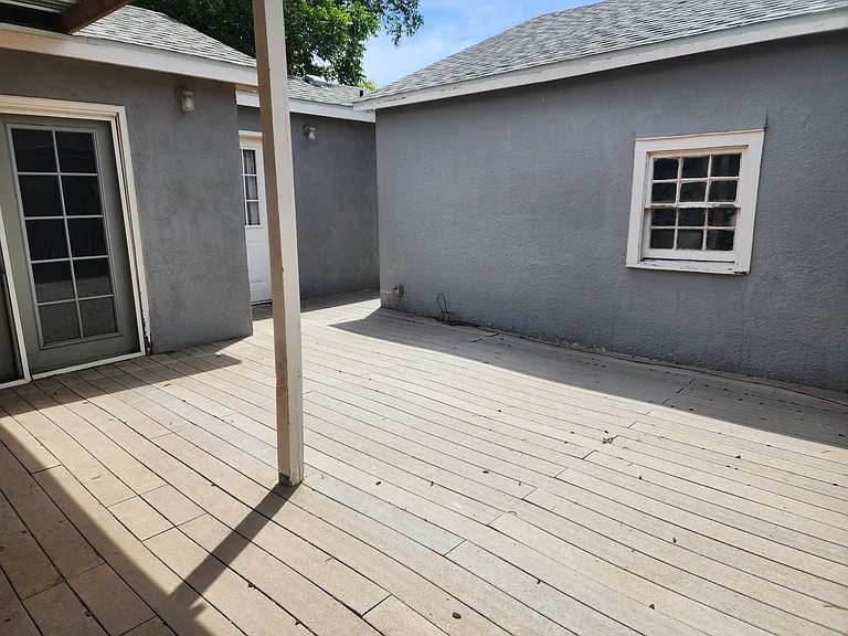 1700 S Avenue B — Photo 41