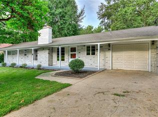 6004 NW Westwood Ln, Kansas City, MO 64151