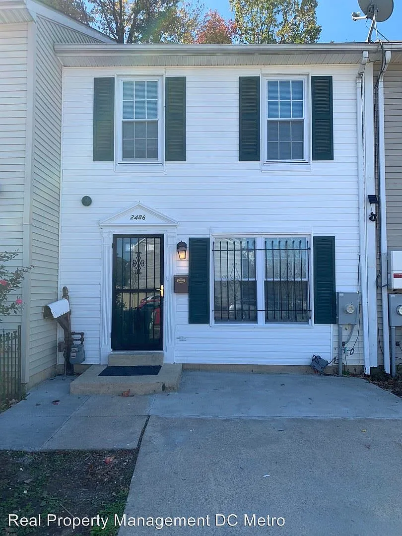 2486 Skyland Pl SE photo 1