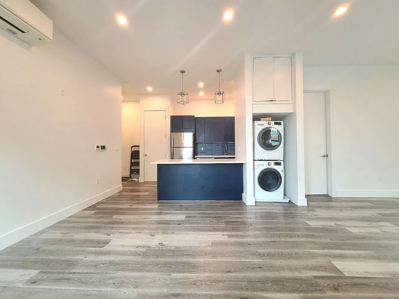 720 Park Ave — Photo 3