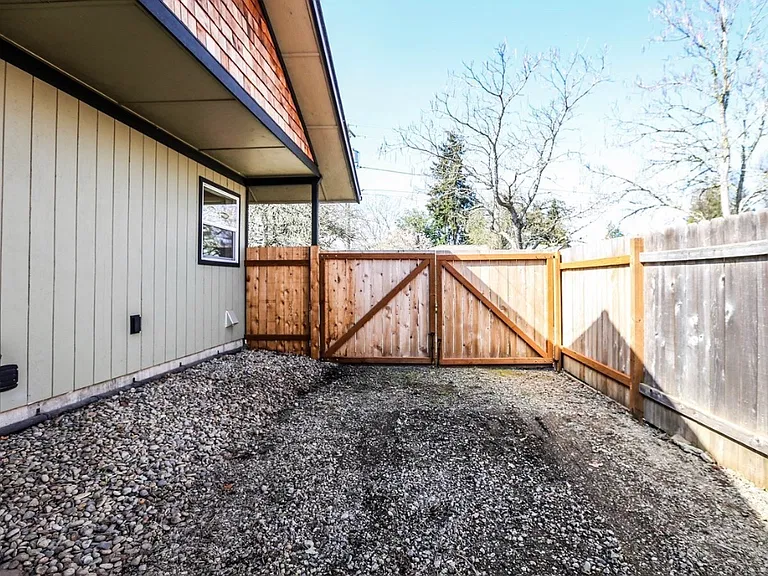1261 Taylor St — Photo 7