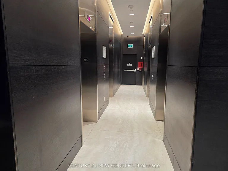 2221 Yonge St #3603 — Photo 16
