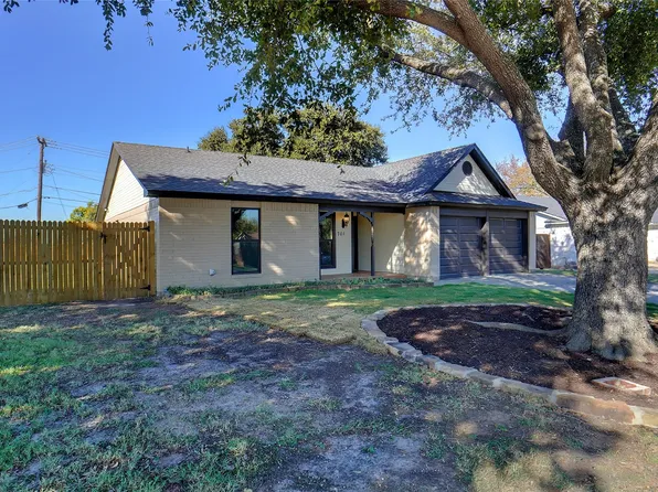 701 Crestview Dr, Kennedale, TX 76060