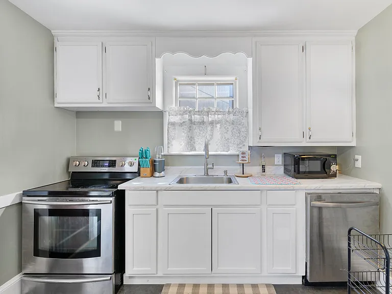 43 Liszt St #1 — Photo 8