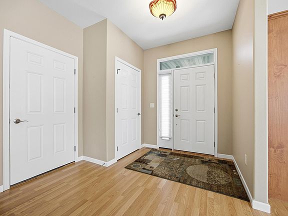 3rd image of 4334 Redwood Ln S