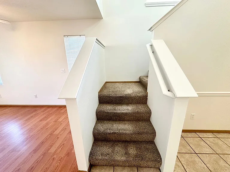 2103 N Yellowstone St — Photo 21
