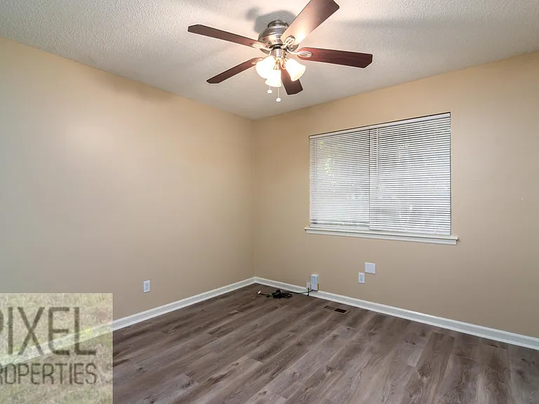 47 Flag Rd — Photo 22