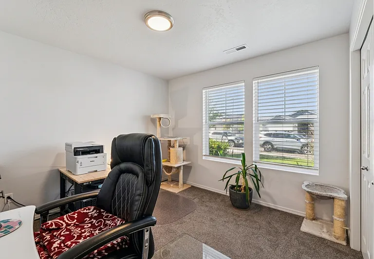 8316 E Conant St — Photo 24
