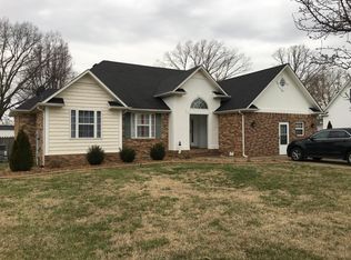 9 Gene Dr, Lawrenceburg, TN 38464