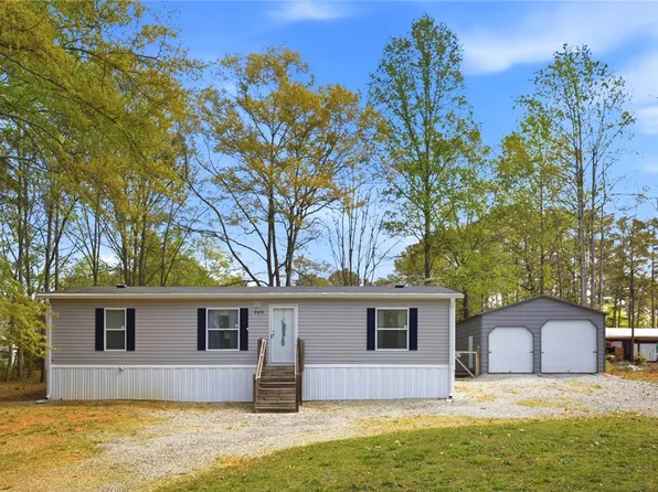 240 Timberlake Dr, Seneca, SC 29678