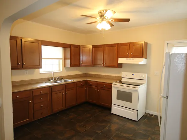819 Troy Rd, Edwardsville, IL 62025