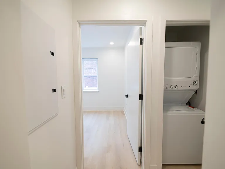4902 Chestnut St #104 — Photo 8