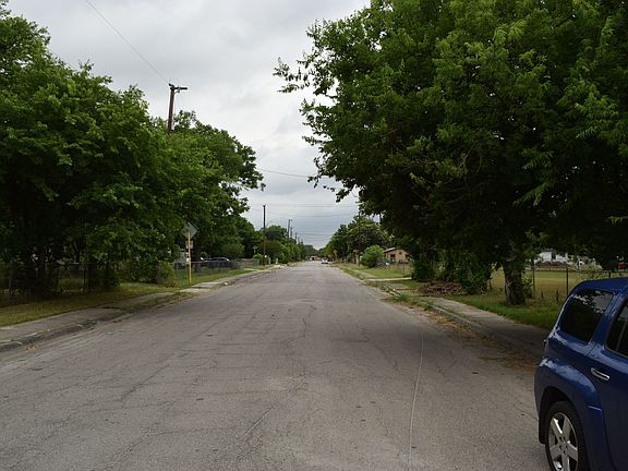 5th image of 435 Menefee Blvd