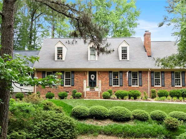 7290 Hill View Dr, Mechanicsville, VA 23111