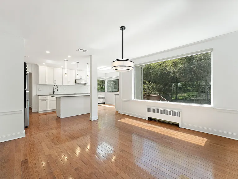 128 Moorland Dr — Photo 4