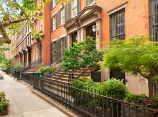 214 E 18th St, New York, NY 10003